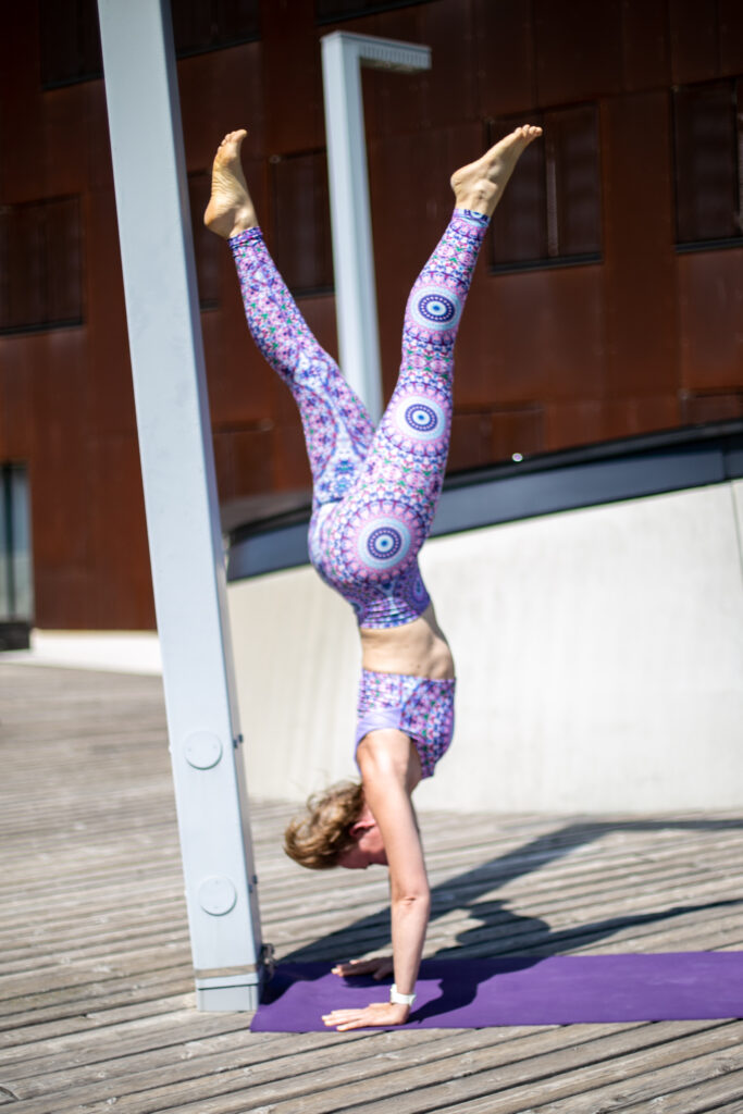 forrest_yoga_handstand_free